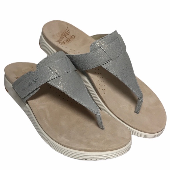 Dansko Shoes - NWOT Dansko Leather CeCe Metallic Thong Sandals Size 7